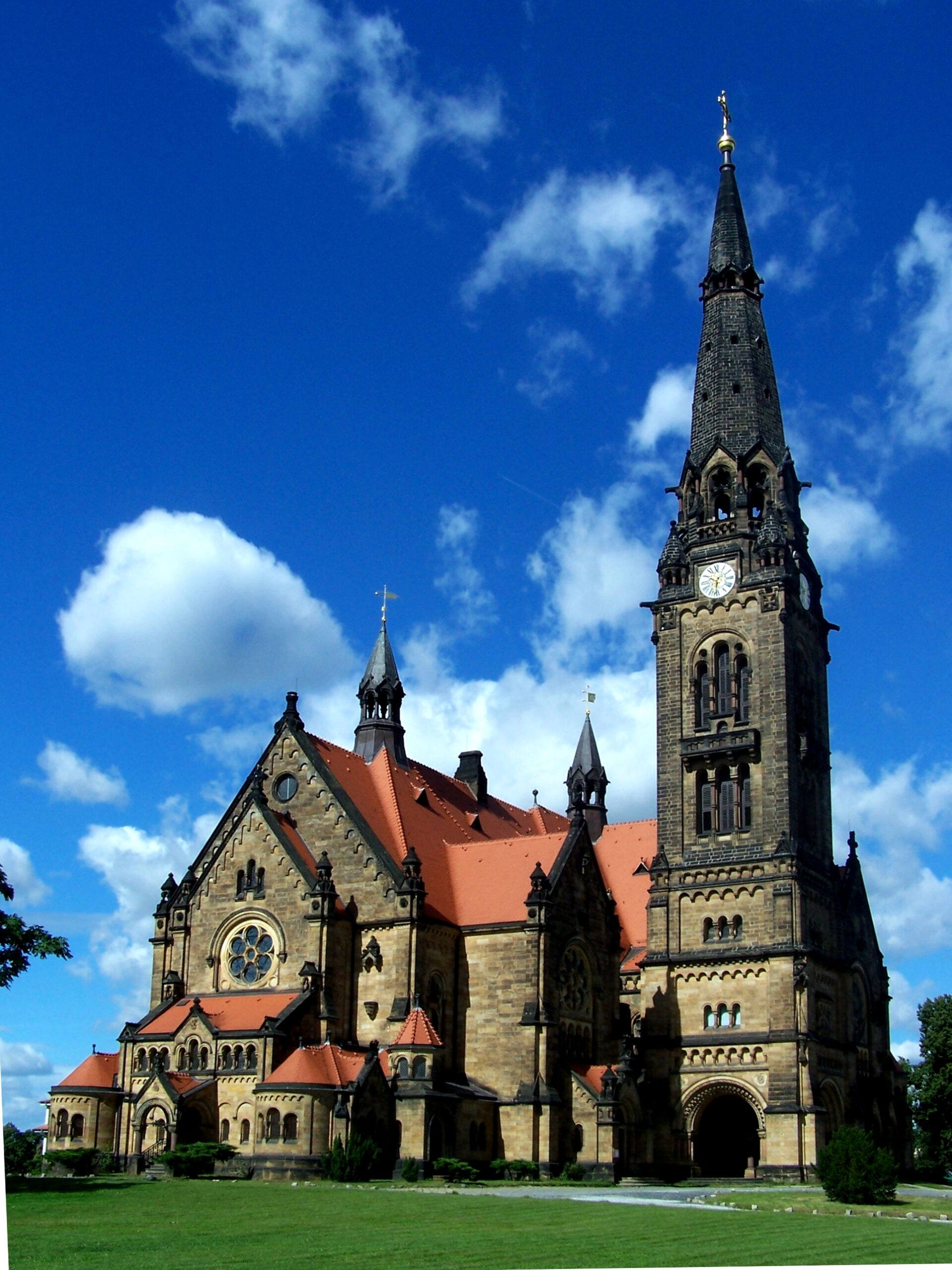 Die Garnisonkirche mit ihrem 90 Meter hohen Turm.