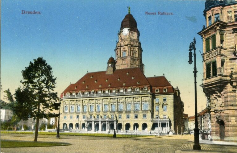 Neues Rathaus Dresden: Fünf Jahre, Holz und ein Turm?